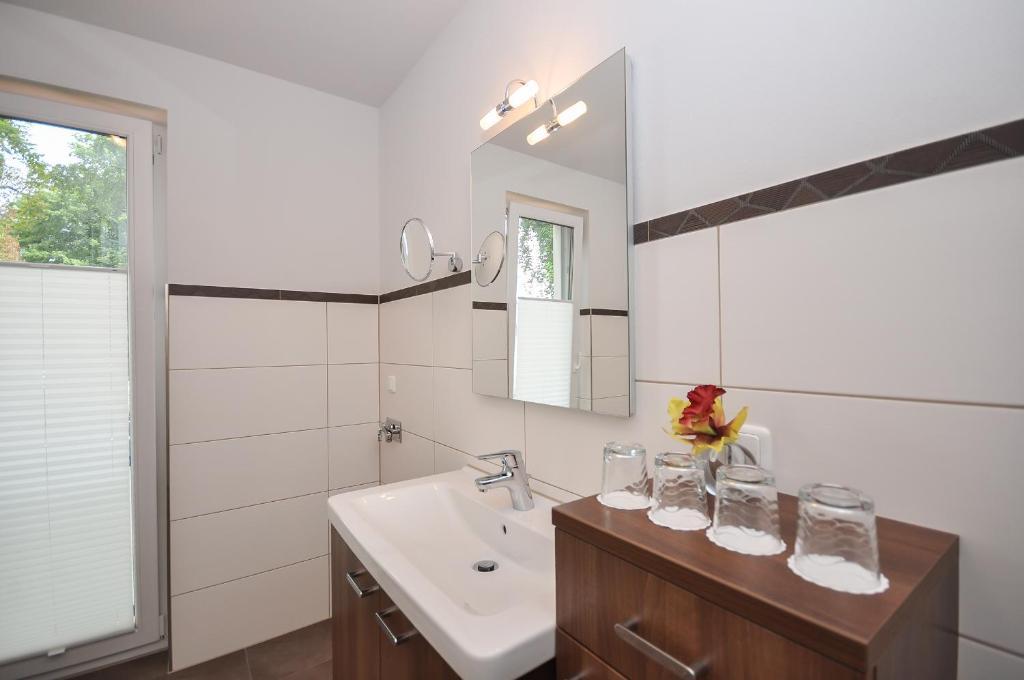Apartmenthaus Kleiner Falke Бінц Номер фото